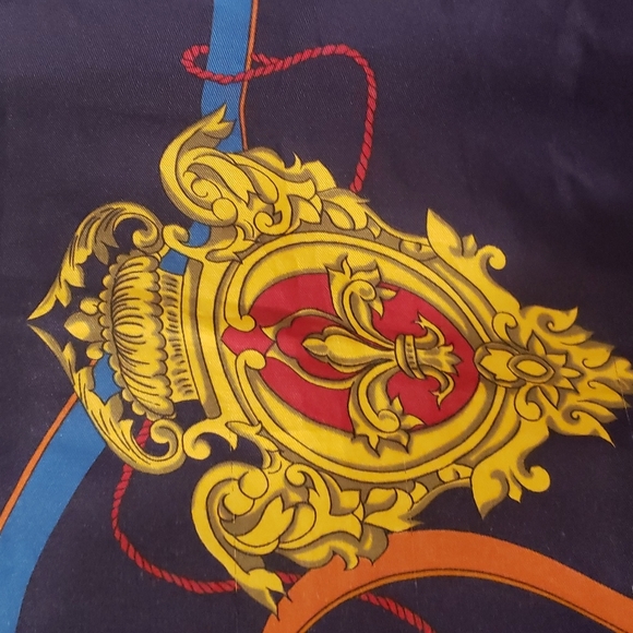 Emanuel Geraldo Scarf - Picture 4 of 4